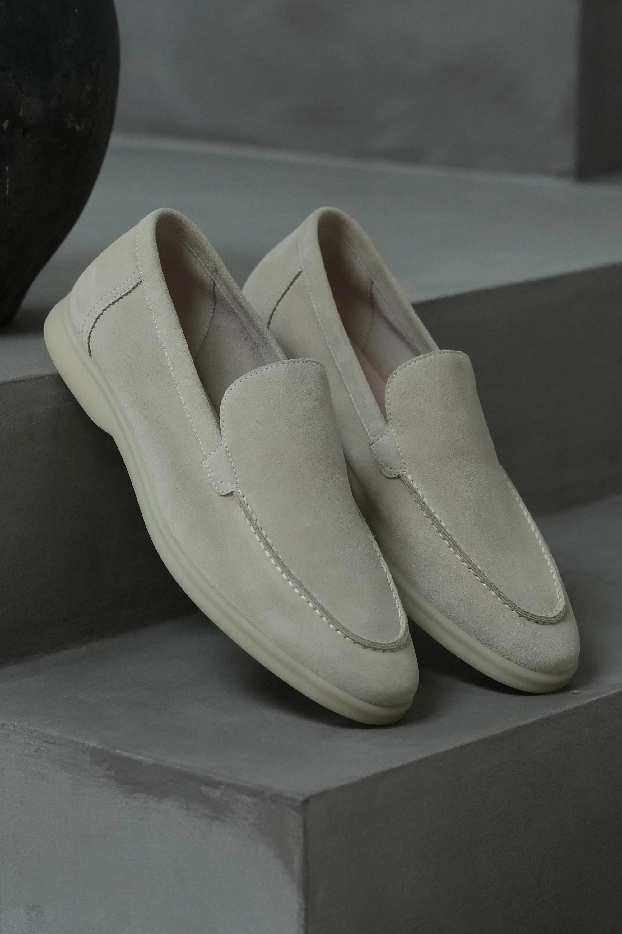 THE CLASSIC LOW LOAFER