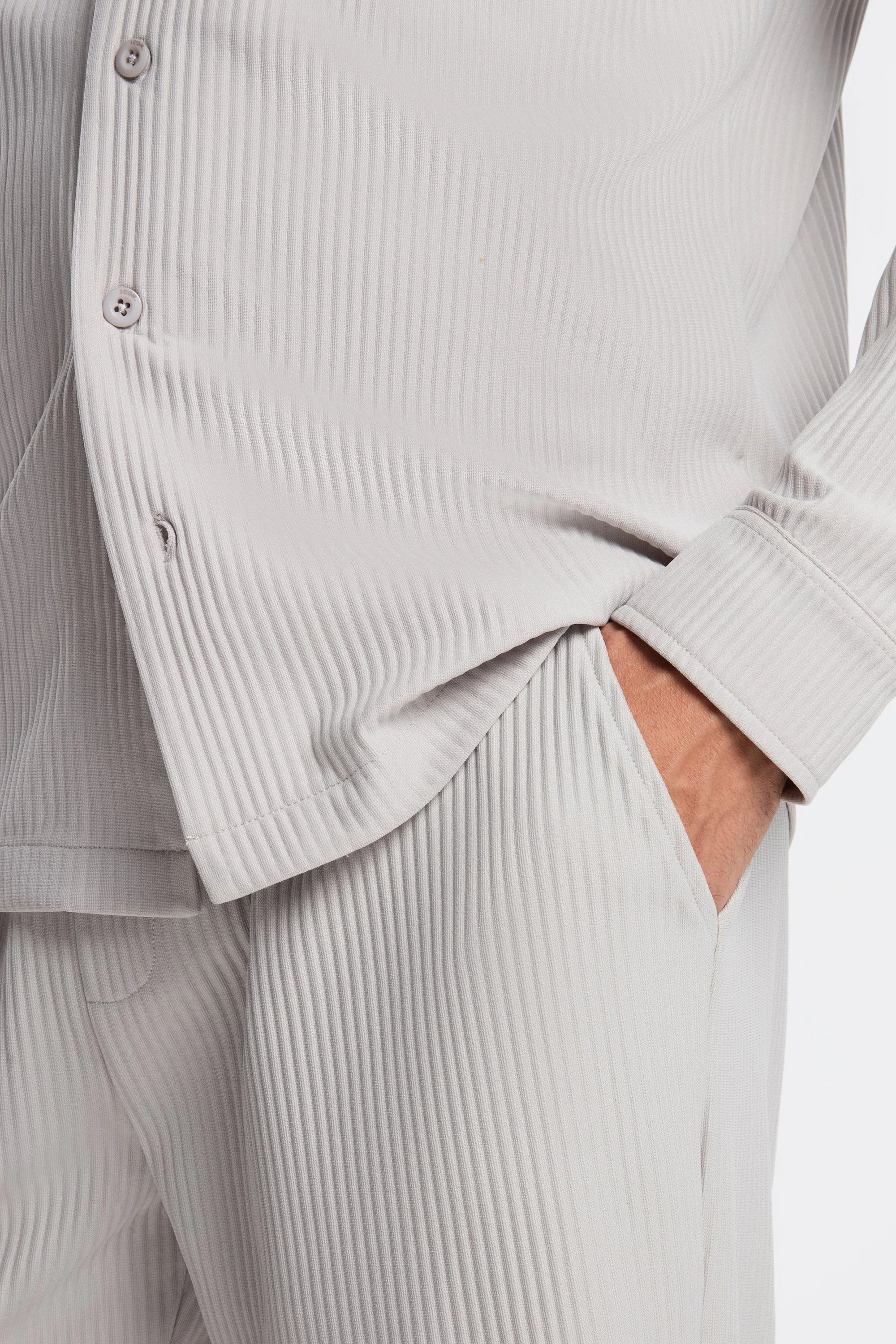 THE PLEATED LS SHIRT