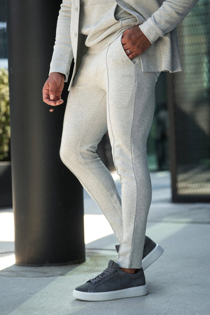 THE ATHLETIC JOGGER