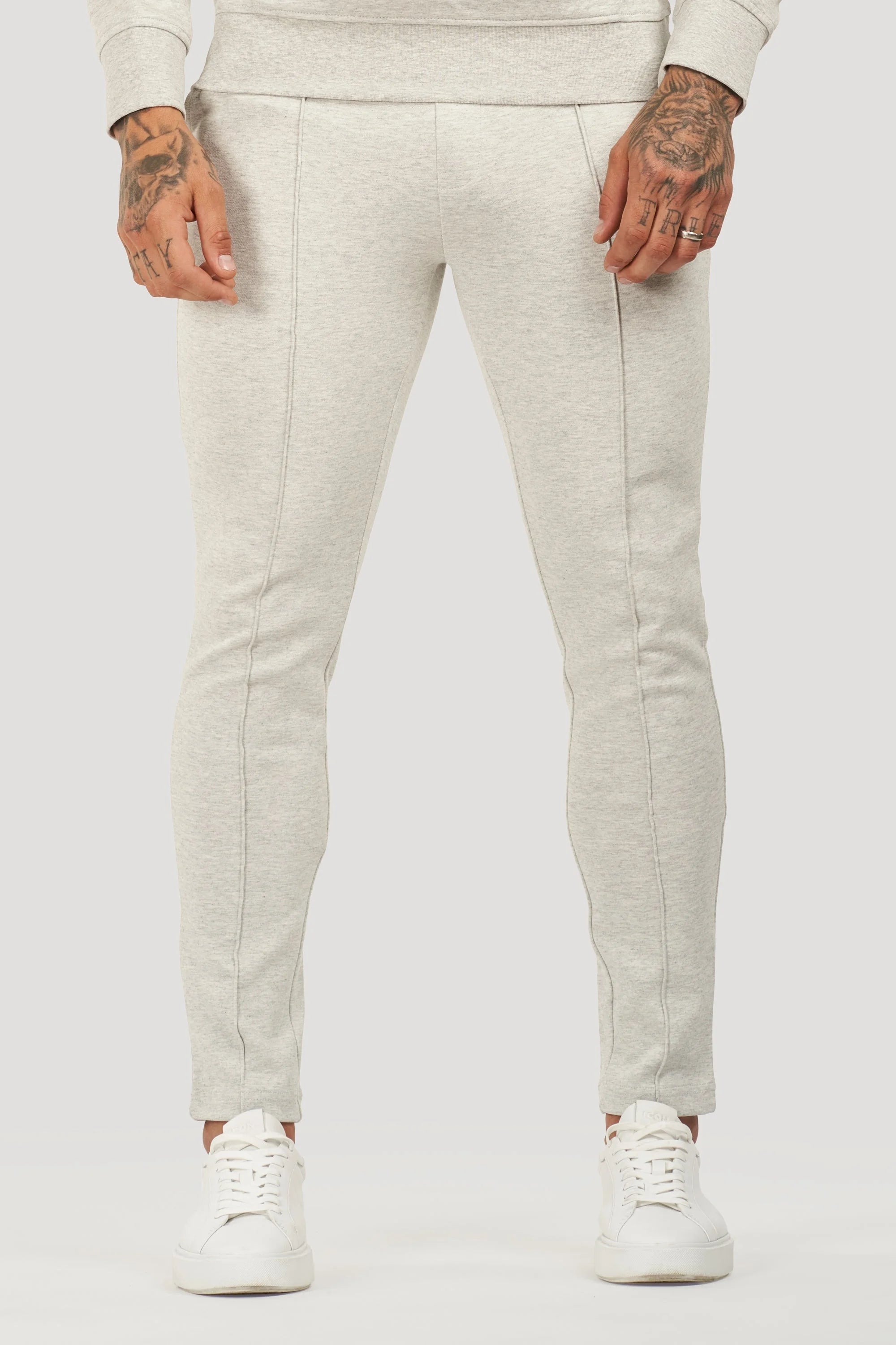 THE ATHLETIC JOGGER