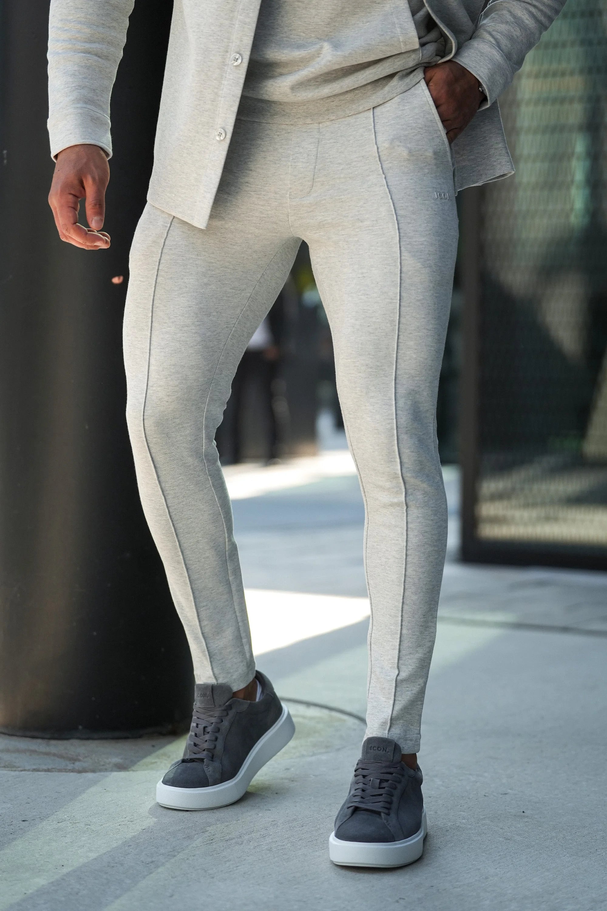 THE ATHLETIC JOGGER