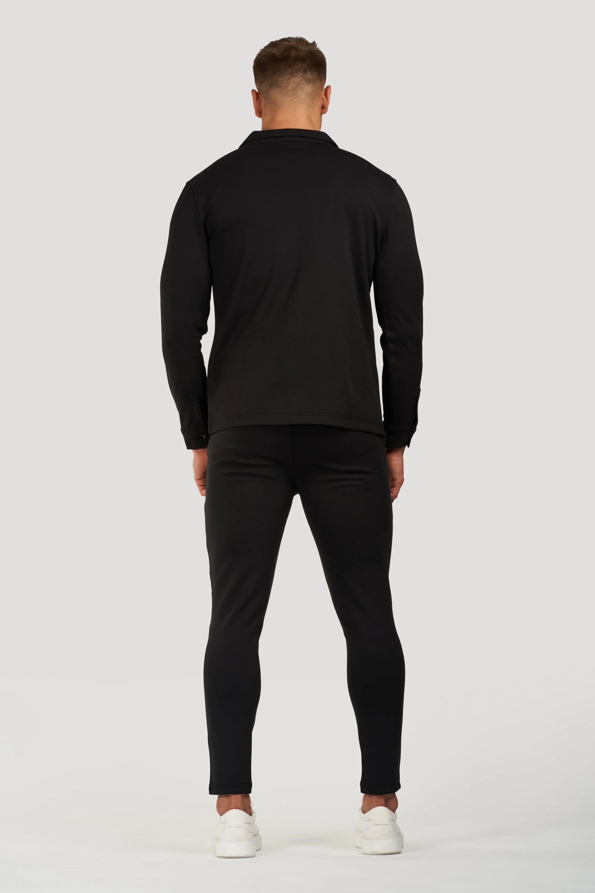 THE ATHLETIC JOGGER
