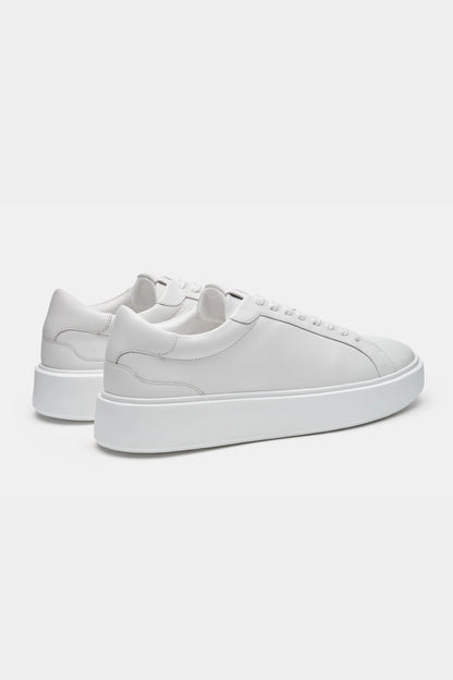 THE CLASSIC LEATHER TRAINER