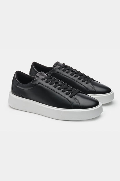 THE CLASSIC LEATHER TRAINER