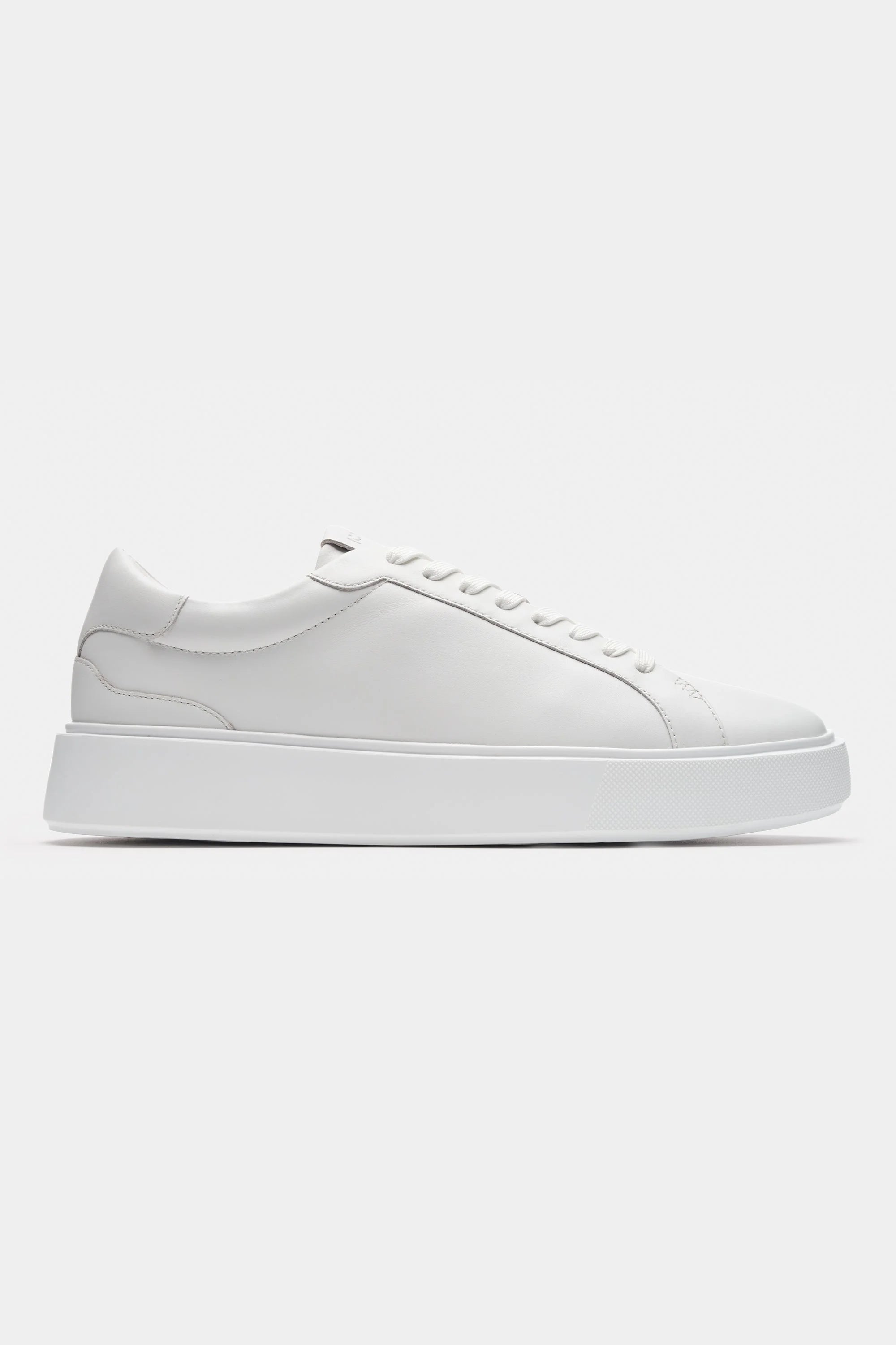 THE CLASSIC LEATHER TRAINER